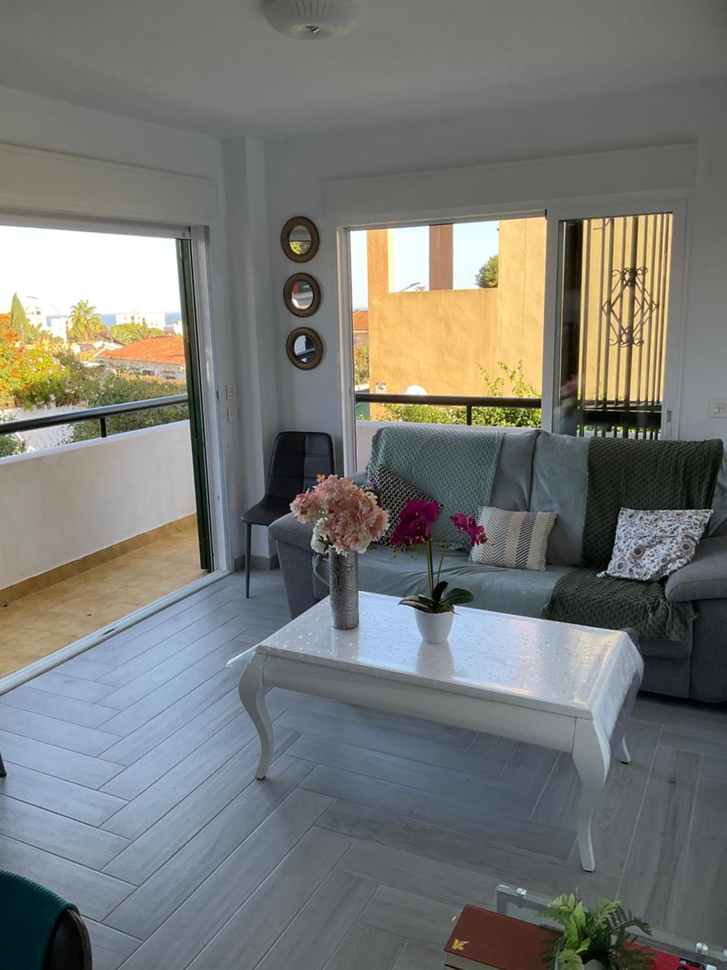 Appartement Moderne Pour 6 Adultes Benalmadena Ngoại thất bức ảnh